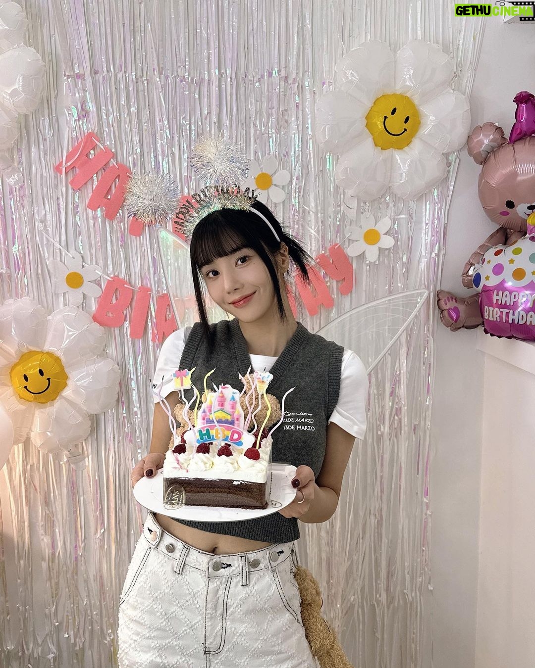 Kwon Eun-bi Instagram - 생일 축하해 주신 모든 분들 감사합니다🎂♥️