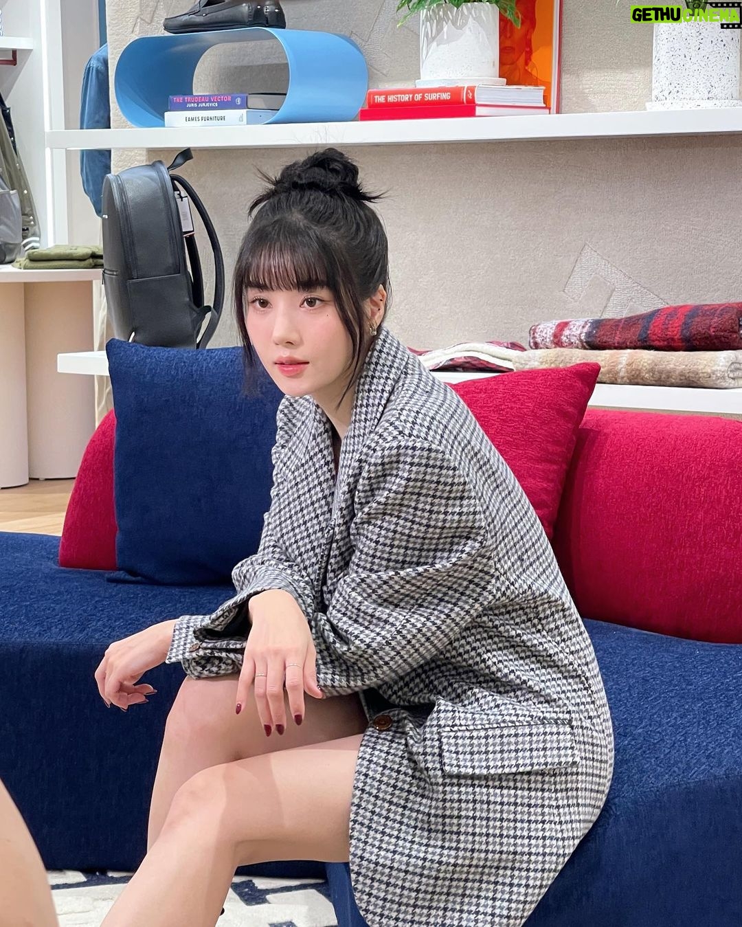 Kwon Eun-bi Instagram - #AD #현대판교 #타미힐피거 #TommyHilfiger #Alwaystogether @tommyhilfiger