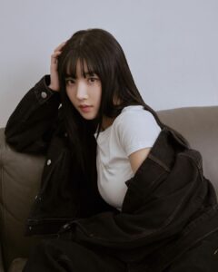 Kwon Eun-bi Instagram - @calvinklein ⠀ #광고 #calvinklein #더현대서울 #손흥민포캘빈클라인 ⠀ 2023년 09월 14일 캘빈클라인은 캡슐 컬렉션 ‘손흥민 포 캘빈클라인’을 런칭합니다. 더 현대 서울 지하 2층 WEST POP UP 존에서 한국시간으로 9월 14일부터 20일까지 해당 컬렉션을 만나볼 수 있습니다.