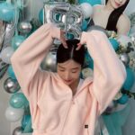 Kwon Eun-bi Instagram - 약사 설계로 믿고 먹을 수 있는 건강기능식품 브랜드 피토틱스와 함께하게 되었습니다.♥️ 은비와 함께 매일 건강한 일상을 보내길 응원해요! @phytotics ⠀ #권은비다이어트 #권은비유산균 #팍시다이어트 #피토틱스옐로우