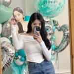 Kwon Eun-bi Instagram - 약사 설계로 믿고 먹을 수 있는 건강기능식품 브랜드 피토틱스와 함께하게 되었습니다.♥️ 은비와 함께 매일 건강한 일상을 보내길 응원해요! @phytotics ⠀ #권은비다이어트 #권은비유산균 #팍시다이어트 #피토틱스옐로우