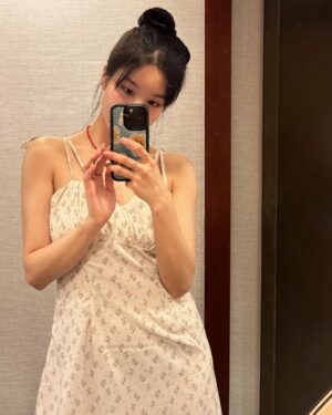 Kwon Eun-bi Instagram - 건식수건..너도..타는구나..☀️