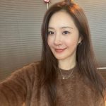 Kwon Yu-ri Instagram – 🛫 autumn, it‘s London 🍂🍁 인천공항 Incheon Airport