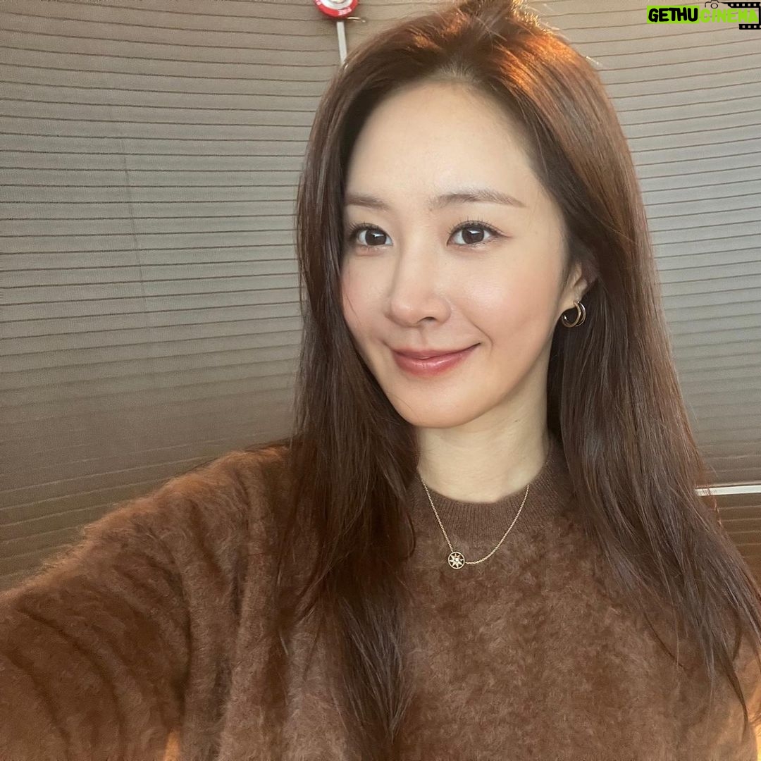 Kwon Yu-ri Instagram - π« autumn, itβs London ππ μΈμ²κ³΅ν Incheon Airport