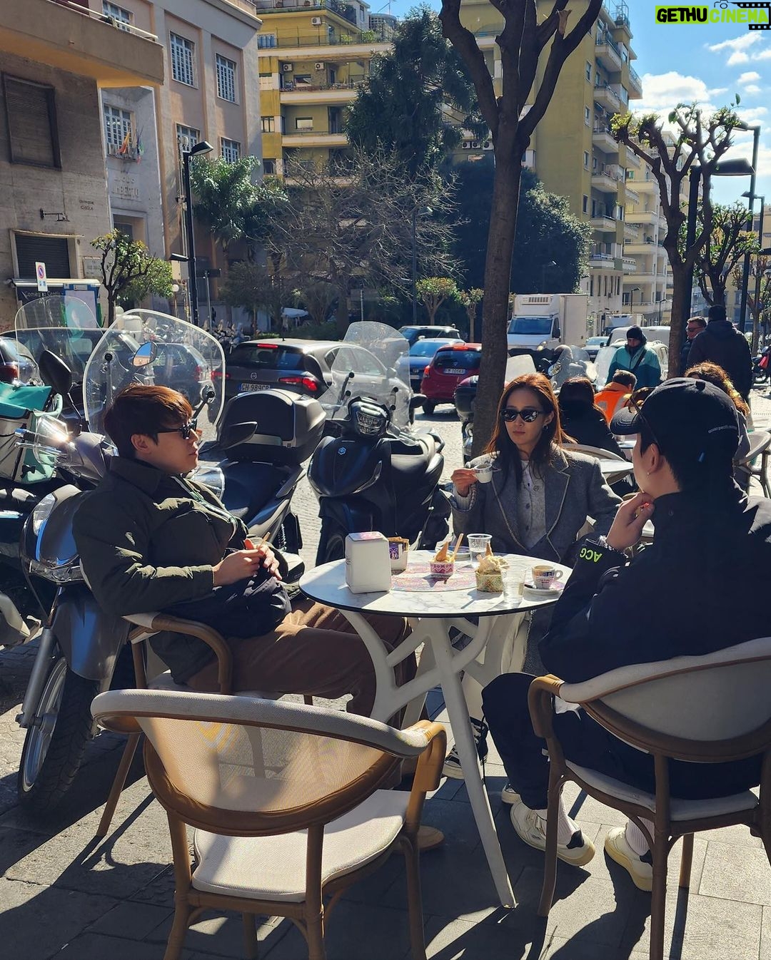 Kwon Yu-ri Instagram - 수고하셨습니다 장사천재백사장 + 파비오+시모네 🍳👩🏻🍳👨🏻🍳