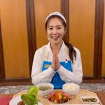 Kwon Yu-ri Instagram - 쌈 동영상 🥬 produce a film . @paikscuisine_official planning / script /directing . @palm_u_51 lighting/screening .@johnparkgram distribution. @tvn_joy