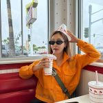 Kwon Yu-ri Instagram - 🍔🏌🏻‍♀️⛳️👙🏖️🗺️
