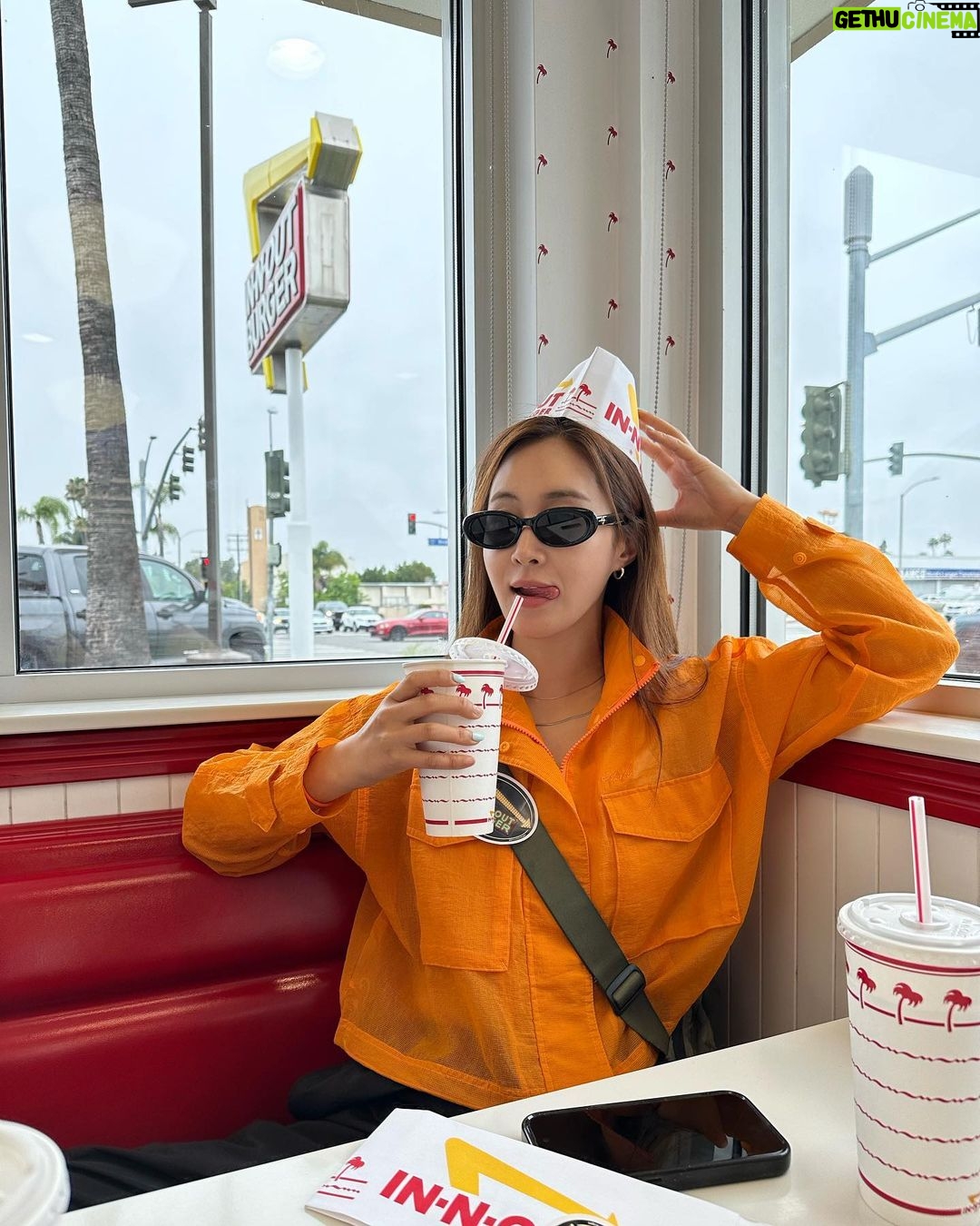 Kwon Yu-ri Instagram - πππ»ββοΈβ³οΈπποΈπΊοΈ