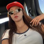 Kwon Yu-ri Instagram - 🍔🏌🏻‍♀️⛳️👙🏖️🗺️