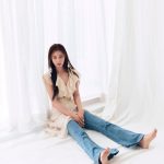 Kwon Yu-ri Instagram - Like it 🔥♟️ 四月刊 |封面人物：少女时代-权俞利@yulyulk 人生画作 Self- reflection of Life 青涩时的画像，用热诚裹着梦想描摹。汗水、跳跃、旋转。肆意蹁跹的每个动作将画布起草，勾勒出属于她的路径。用炽热的光彩，为自我着色，打破空白。涂上白昼与黑夜的交替，斑驳的色彩，点缀着青春，风干出无畏的沉淀。画出一段又一段的生命之旅，诠释无限。 The portrait of youth, sketched with passion and wrapped in dreams. Sweat, jumps, and spins. Every movement of free and unrestrained dance drafts the canvas, outlining the path that belongs to her. Using bright colors to paint herself, breaking the blankness. Adding the alternation of day and night, mottled colors, decorating the youth, and air-drying a fearless sediment. She paints one journey after another, interpreting the infinite possibilities of life. #少女时代权俞利油画氛围感大片 主编EDITOR IN CHIEF：若珲Roy 监制EXECUTIVE PRODUCER：阿蒙_ViVi 艺人统筹Artist coordination：YINHAO 艺人经纪MANAGEMENT : SMENT 摄影师PHOTOGRAPHER：Jongchul Han @st_baram 策划编辑PLANNING EDITOR：Drybouquet 美术编辑ART DIRECTOR：Qoo 主笔EDITORIAL WRITER：玛蒂尼 造型STYLING：Jinn@Ampersand_Studio、SEO SUMYEONG 造型师助理ASSISTANT TO STYLIST：Yoyo、栗子Ampersand_Studio 发型HAIR : KU MIJUNG 妆容MAKE-UP : JEON SUNGHEE 视频摄影VIDEO PHOTOGRAPHER：Sherry.Z 视频剪辑VIDEO CLIP：Drybouquet 现场制片Site producer：Norah Yang CHINA MKT : 张美玲、张恩祯