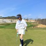 Kwon Yu-ri Instagram - I 🧊 MY MG3 Wedge #광고 나만의 취향 가득 MY MG3 웨지💙 테일러메이드의 @yulyulk 특별 제작한 MY MG3 웨지 🏌🏻‍♀️ 지금 @taylormadegolf_korea 에서 My TaylorMade 디자인 이벤트를 진행하고 있으니 많은 참여 부탁드려요 ☑️ 추첨을 통해 직접 디자인한 My TaylorMade를 증정하니 참여 ➡️ #MyTaylorMade #MYMG3 #마이테일러메이드 #테일러메이드 #TaylorMade PGA West