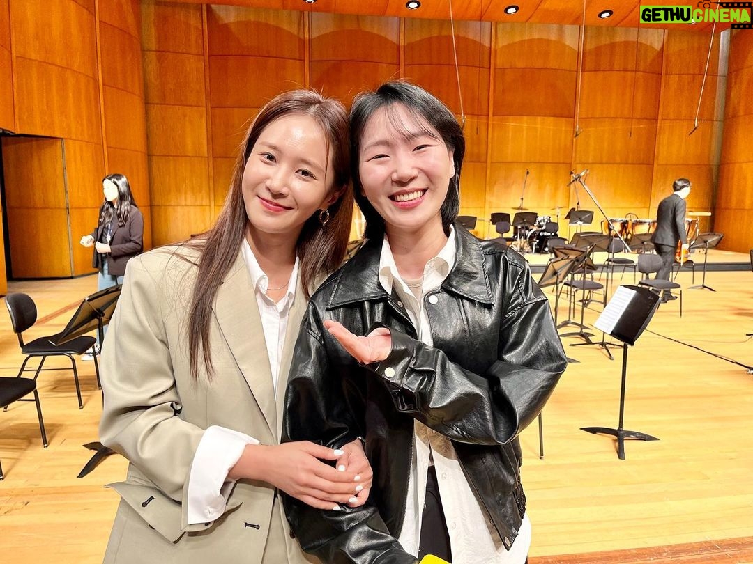 Kwon Yu-ri Instagram - @beautifulmind_charity 뷰티플마인드 오케스트라🌸 장애가 있거나 소외계층의 청소년 단원들로 구성된 뷰티풀마인드 오케스트라의 아름다운 하모니를 듣고 있다보니 .. 연주로 세상과 소통하고 새로운 도전을 하고있는 단원들의 마음의소리 마음의템포가 제 가슴까지 따듯하게 울려왔어요 고맙습니다 🎹🎻🪘🥁🎺🎷🎼🎶 국립극장 해오름극장 (National Theater of Korea - Main hall Hae)