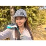 Kwon Yu-ri Instagram - 만나서 반가워 🧊 오늘 너를 만나서 라베를 갱신했어 너무 행복해용 ~ 자 , 이제 스텔스글로리야 본격적으로 퍼포먼스+스타일 늘려보자꾸나 잘부탁해요 🏌🏻‍♀️⛳️ #STEALTHGLOIREWOMENSDRIVER #라이프베스트스코어🏌🏻‍♀️ #너무좋은사람들과함께라면베스트스코어베스트샷베스트날씨