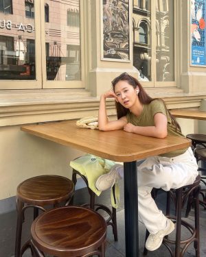 Kwon Yu-ri Instagram - 🚶‍♀️