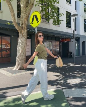 Kwon Yu-ri Instagram - 🚶‍♀️