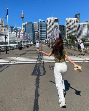 Kwon Yu-ri Instagram - 🚶‍♀️