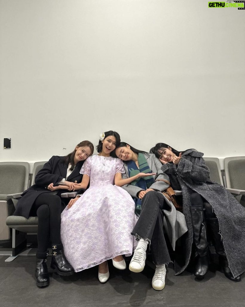 Kwon Yu-ri Instagram - 무대 위에서 가장 빛나는 🥀 첫연극 [WIFE] 너무너무 멋졌어