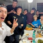 Kwon Yu-ri Instagram - 우리 장사천재백사장님 그리고 우리직원분들 모두 고생 많으셨습니다🍽️🍷 이탈리아, 스페인까지 장사하다보니 벌써 일년이 후딱지나가버렸네요 덕분에 인생 잊지 못할 경험과 배움을 얻어갑니다 일본 팬미팅 일정때문에 끝까지 함께 하지 못해 무거운발걸음에 아쉬운마음이 누구보다 컸지만 .. 🥲 더 훌륭하게 자리를 채워준 우리 파브리 효연 에릭이 까지 고맙습니다 👏🏻 마지막까지 장사천재백사장 응원해주셔서 감사합니다 장사천재 백사장 만세 #백종원#이장우#존박#이규형#권유리#효연#파브리#에릭#꼬로#오슈아#장사천재백사장