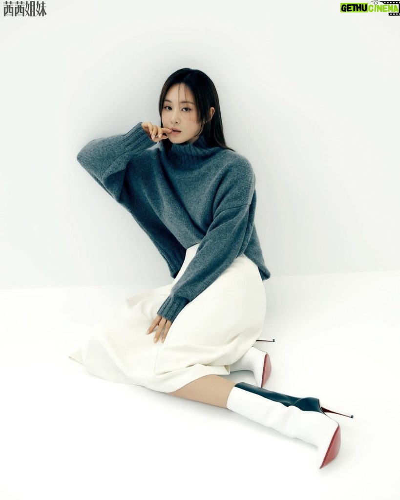 Kwon Yu-ri Instagram - 2023 🎄🎁🎅🏻 해피 성탄절 보내