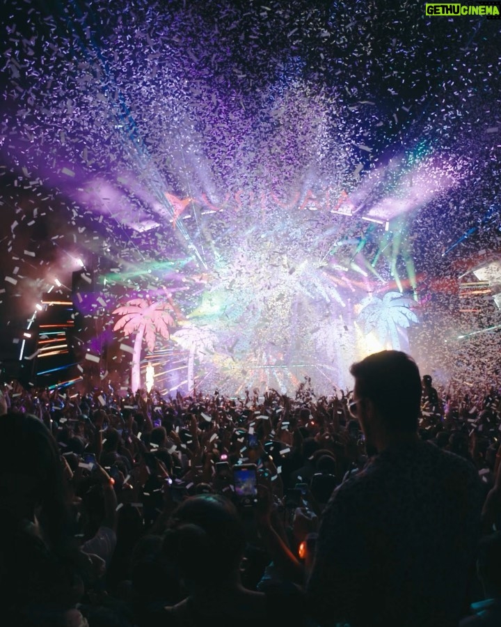 Kygo Instagram - One last dance at @ushuaiaibiza ❤️ Thank you for an incredible summer 🌴 Ushuaïa Ibiza Beach Hotel