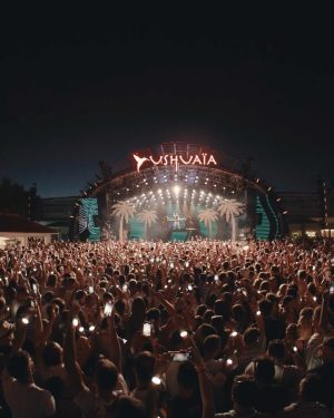 Kygo Instagram - Biggest Sunday party on the island 🌴