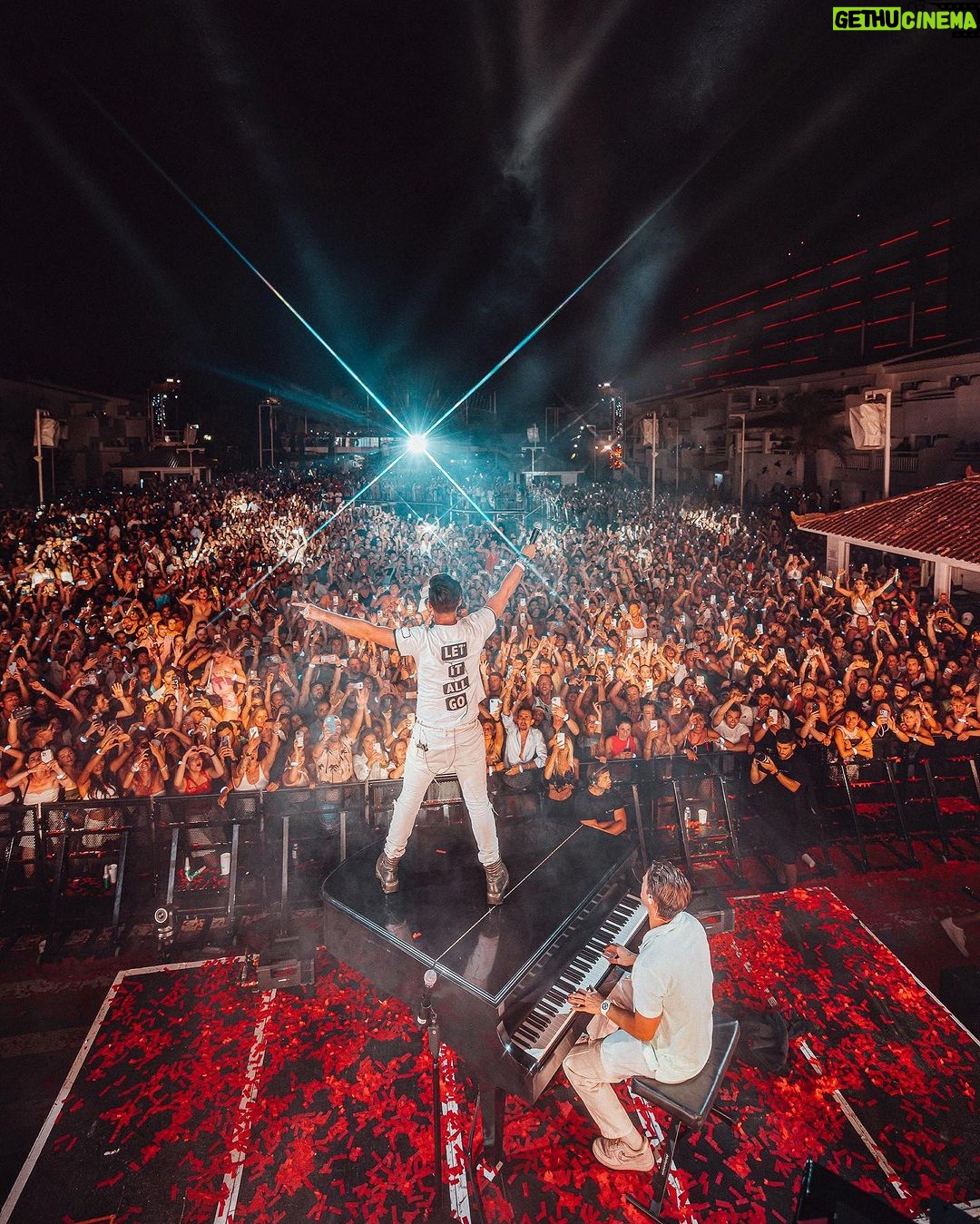 Kygo Instagram - Just two more weeks till my @ushuaiaibiza residency starts!! See you there 🫶🏼 Ushuaïa Ibiza Beach Hotel