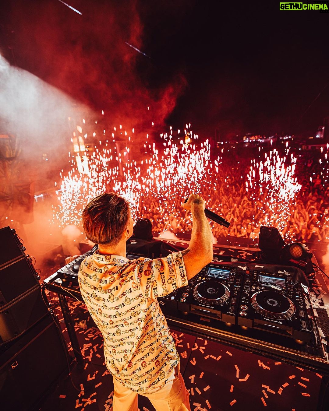 Kygo Instagram - One last dance at @ushuaiaibiza ❤️ Thank you for an incredible summer 🌴 Ushuaïa Ibiza Beach Hotel