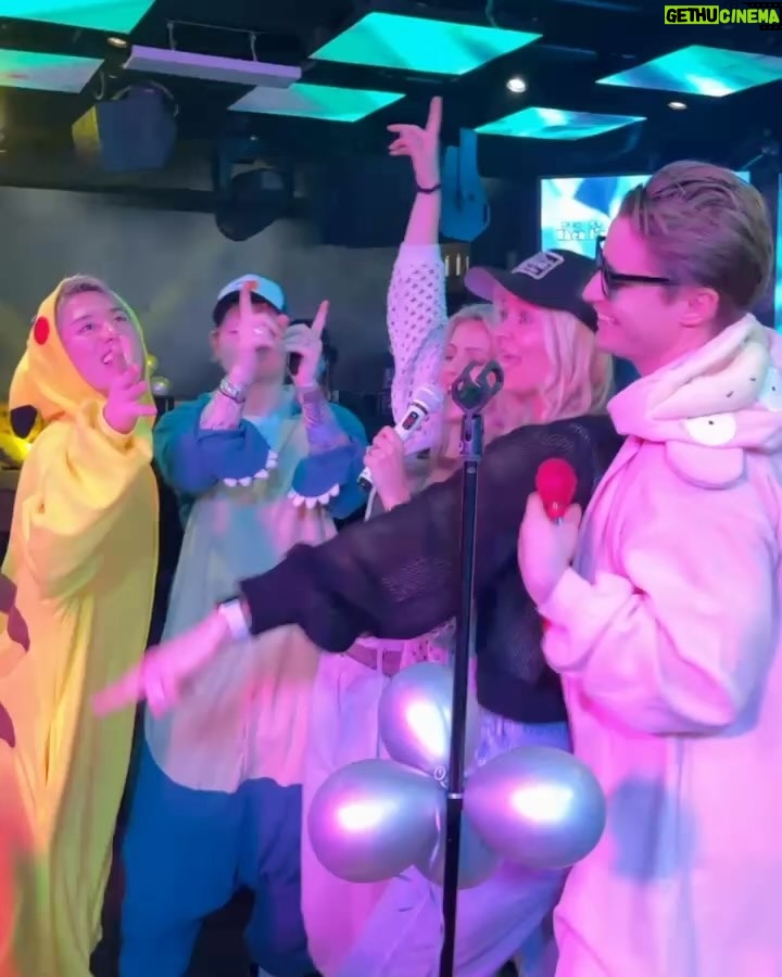 Kygo - 152.7K Likes - Karaoke night in Tokyo w/ @teddysphotos 🇯🇵
