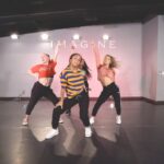 Kyle Hanagami Instagram - Why’d she hit that shimmy so hard? #killthislove @blackpinkofficial