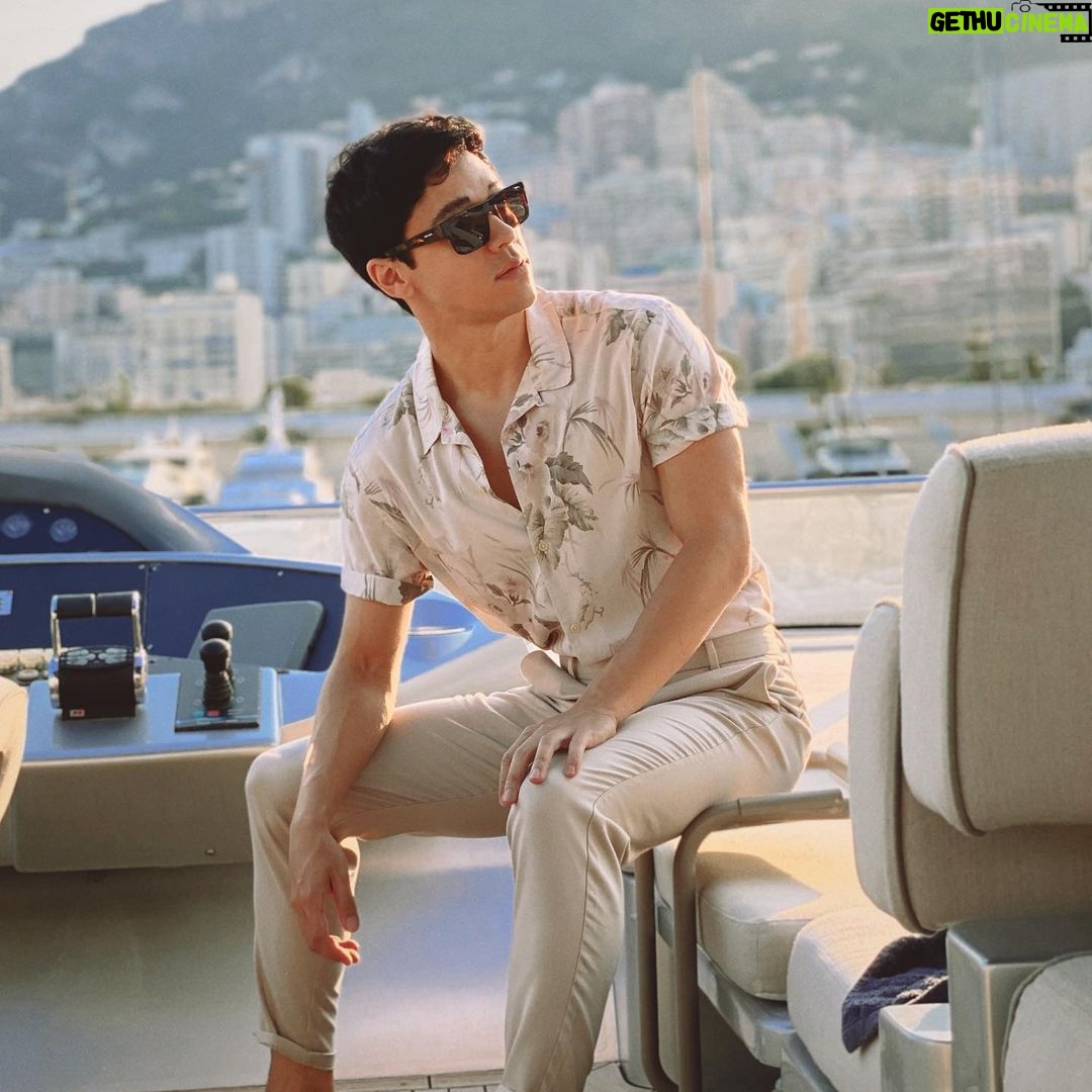 Kyle Hanagami Instagram - Every birthday I look back at my year of life. This year had some very difficult moments and a lot of heartbreak, but it doesn’t compare to the love. ♥️ All Around the World