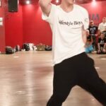 Kyle Hanagami Instagram - I’ve missed teaching masterclasses. There was so much magic in the room. @joshbeauchamp smashed this part lol. (iykyk) Music for a sushi restaurant by @harrystyles Filmed by @ryanparma