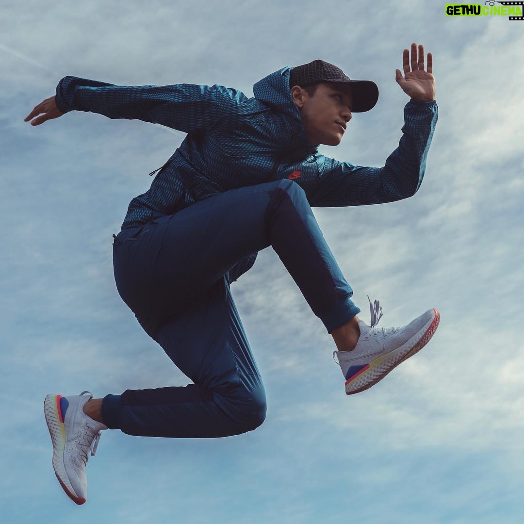 Kyle Hanagami Instagram - A lot of life is jumping over hurdles. I’ve faced a LOT of them along the way. I was bullied in middle school, super self-conscious in high school, broke in college, and have been battling cancer after graduating. It’s been a rough road, but every time I jump over a hurdle, I realize I can jump higher. Now I know there’s nothing I can’t do, but I wish I could tell my 13 year old self that I could jump this high. He never would have believed me. A huge thanks to @Nike for all the support and love. I am excited to be continuing the Nike Run Club Challenge and taking on February’s 20K milestone. Hoping you’ll jump over hurdles alongside me. @NikeLosAngeles @NikeRunning #GoMoreGetMore #nikereact Los Angeles, California