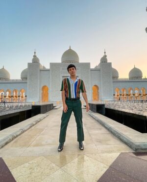 Kyle Hanagami Instagram - I’ve been working a lot lately and thinking about what success means to me. To be honest, my definition has changed over and over. When you think of success, do you define it as money, people, work, or something else?