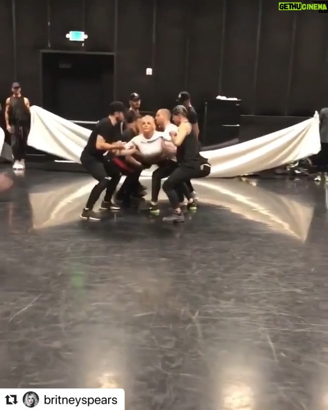 Kyle Hanagami Instagram - Here’s a peek at one of the numbers I choreographed for @britneyspears! More coming soon. 😬 #britneyspears #domination #imgonnamakeherbackflip #justkidding #kinda💃 Thank you always @nappytabs for the opportunity. Los Angeles, California