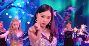 Kyle Hanagami Instagram - I truly love taking new artists and helping to make them global superstars. This is @aespa_official’s VERY FIRST song and music video that came out yesterday and it is INSANE. Thank you @smtown and congrats to the girls. 35 million views already! #kpop #aespa #blackmamba #kylehanagamichoreography
