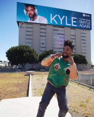 Kyle Harvey Instagram - SMYLE AGAIN WEEK ONE

TELL ME YOUR FAVORITE SONG :)