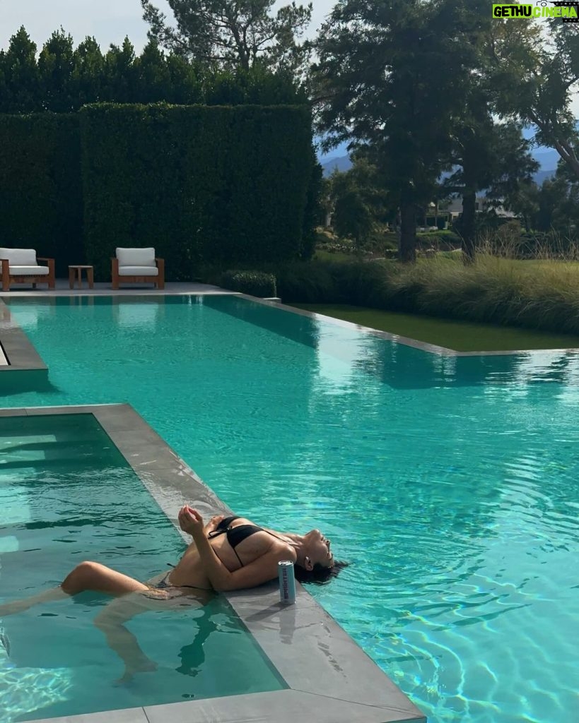 Kylie Jenner Instagram - long weekend