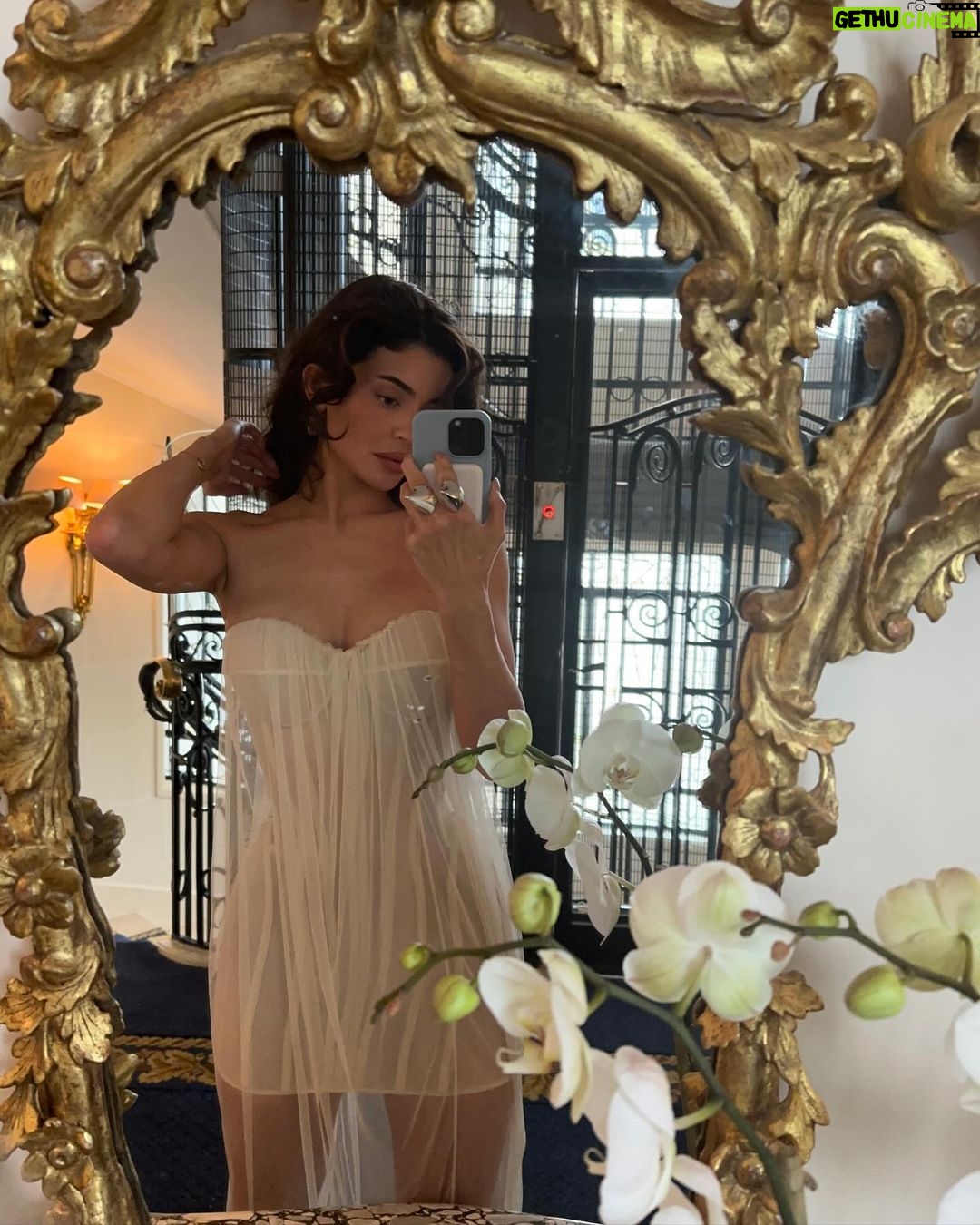 Kylie Jenner Instagram - @jeanpaulgaultier x @simonerocha_ 🫶🏻🫶🏻