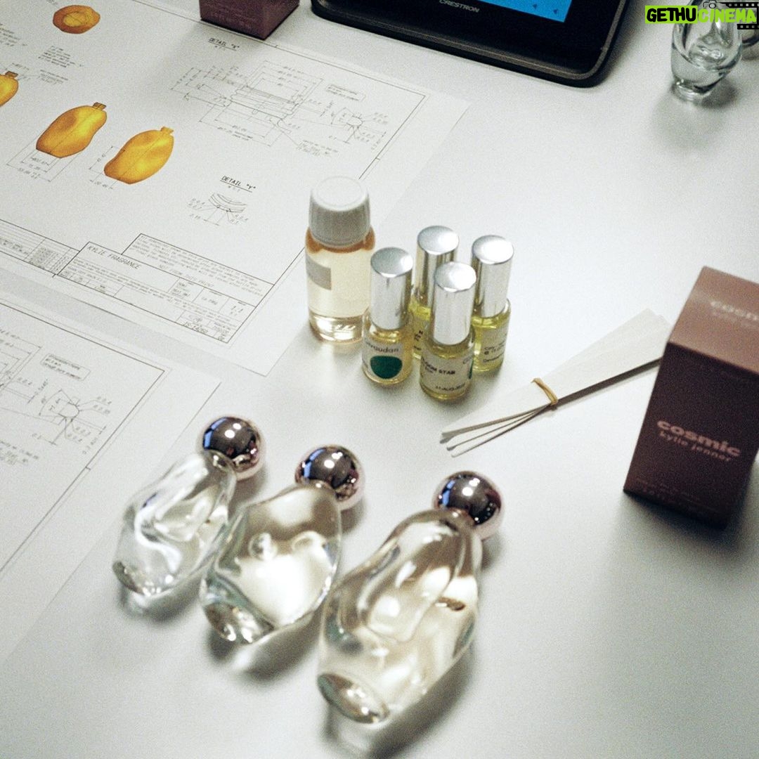 Kylie Jenner Instagram - the making of COSMIC 🌸🤍☄️ it has been YEARS of love into this fragrance & many many rounds to create the perfect signature scent. Cosmic is truly out of this world and i can’t wait to share it with you all. coming march 7 to kyliecosmetics.com