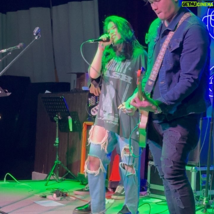 Kylie Padilla Instagram - EPIC NIGHT. Love you guys. 🤘🏼 para sayo to @denisemallabo thank you @hileramusic. More gigs paaaaa