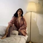 Kylie Padilla Instagram - Being born a woman means you were born with a portal to the cosmics, where souls Gods and Goddesses live and play. You are magick, woman. KNP Shot by @hellodarling.ph Make up by @marvinfernandezmakeup Hair by @jobendinglasanhairstyles Styled by @kylienicolepadilla 🤍