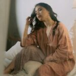 Kylie Padilla Instagram - When pictures become poetry. Shot by @hellodarling.ph Make up by @marvinfernandezmakeup Hair by @jobendinglasanhairstyles