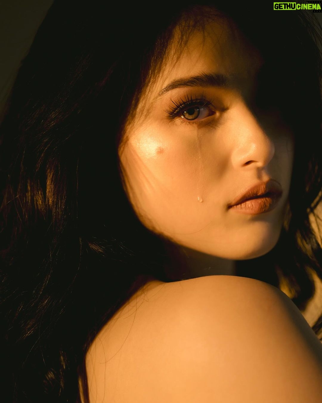 Kylie Padilla Instagram - Captured a dream shot – a moment of breathtaking vulnerability and beauty. Seeing Kylie embrace her authenticity during the shoot was an honor. Photography isn’t just about images; it’s about capturing the essence of self-love and resilience. Grateful to be part of this empowering journey. 📸💖 Thank you for letting me take this photo, @kylienicolepadilla I love you! 🤍 #DreamShot #EmpoweringPortraits #HelloDarlingPh #KyliePadilla