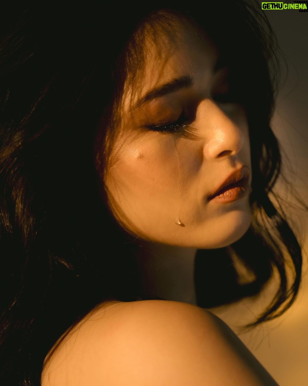 Kylie Padilla Instagram - Captured a dream shot – a moment of breathtaking vulnerability and beauty. Seeing Kylie embrace her authenticity during the shoot was an honor. Photography isn’t just about images; it’s about capturing the essence of self-love and resilience. Grateful to be part of this empowering journey. 📸💖 Thank you for letting me take this photo, @kylienicolepadilla I love you! 🤍 #DreamShot #EmpoweringPortraits #HelloDarlingPh #KyliePadilla
