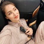 Kylie Padilla Instagram - You guys know just how much I love my massages. And that I love staying home. I love some Harmony, Zen, Peace, New-age healing time 🤍 I can do that now on an entirely different level with @ogawaph VForte. I am #RedefiningWellnesswithOGAWA Follow their social media accounts 🤍 IG: @ogawa_ph FB: OGAWA Philippines Tiktok: @ogawaphilippines #OGAWAPhilippines