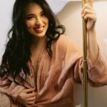 Kylie Padilla Instagram - Actively choosing myself this year. Being honest, more protective of my energy but stepping out of my comfort zones. Applying forgiveness where I can. Most of the war in the mind is mental conditioning and bad habits. Most of the self talk is untrue and all lies. You can improve, grow and change. It’s life. So don’t sweat the small stuff 🤍👽
