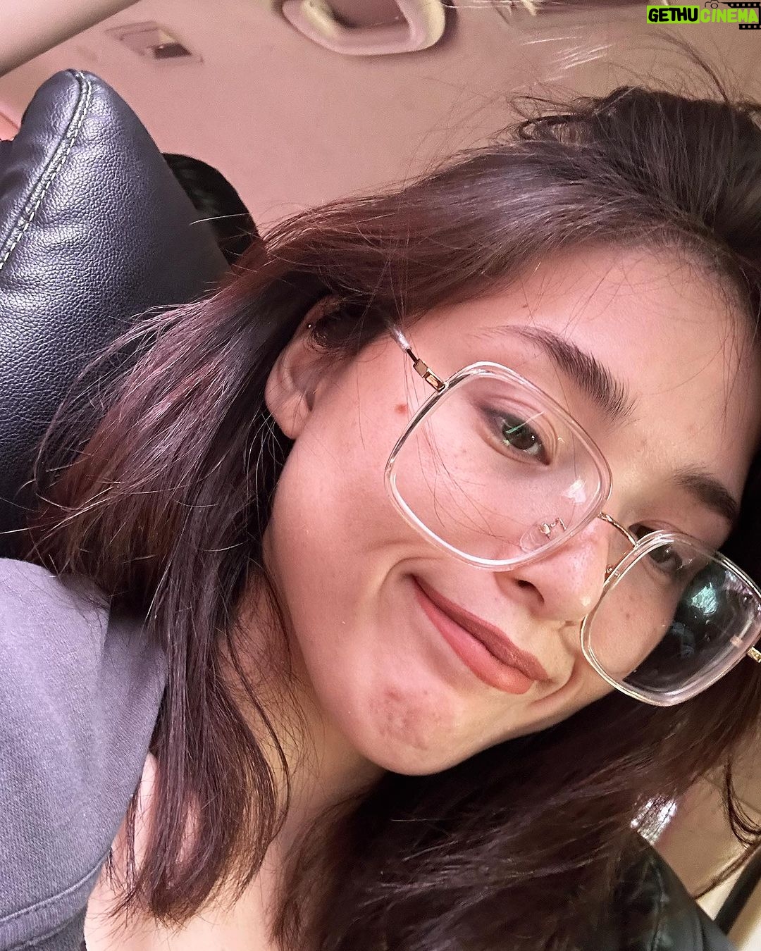 Kylie Padilla Instagram - 🌻 van gogh thailand