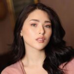 Kylie Padilla Instagram - 🌸 make up by @marvinfernandezmakeup Hair by @jobendinglasanhairstyles 🤍