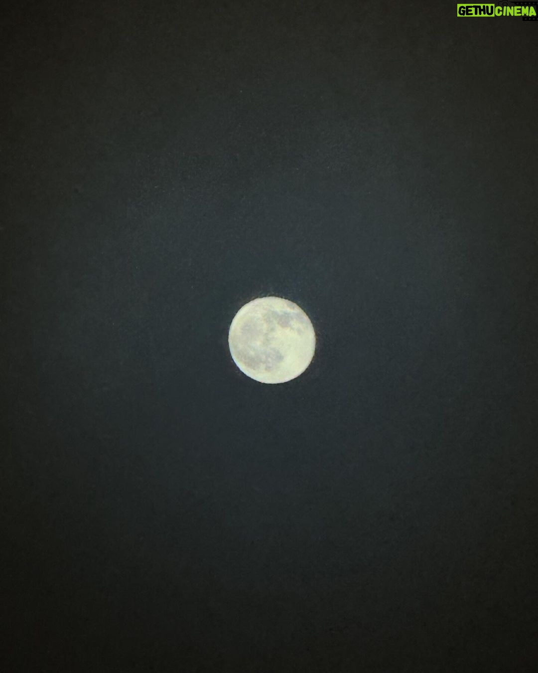 Kylie Padilla Instagram - Is it too late to moon bathe?