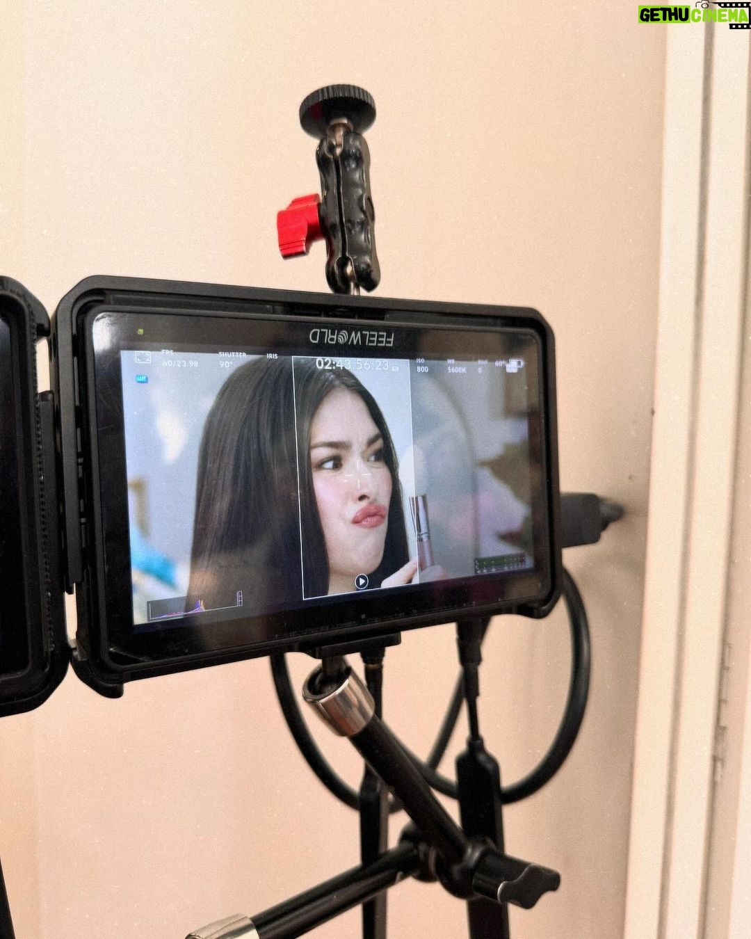 Kylie Padilla Instagram - So grateful. 🤍🧴 #bringoutthebestinhue